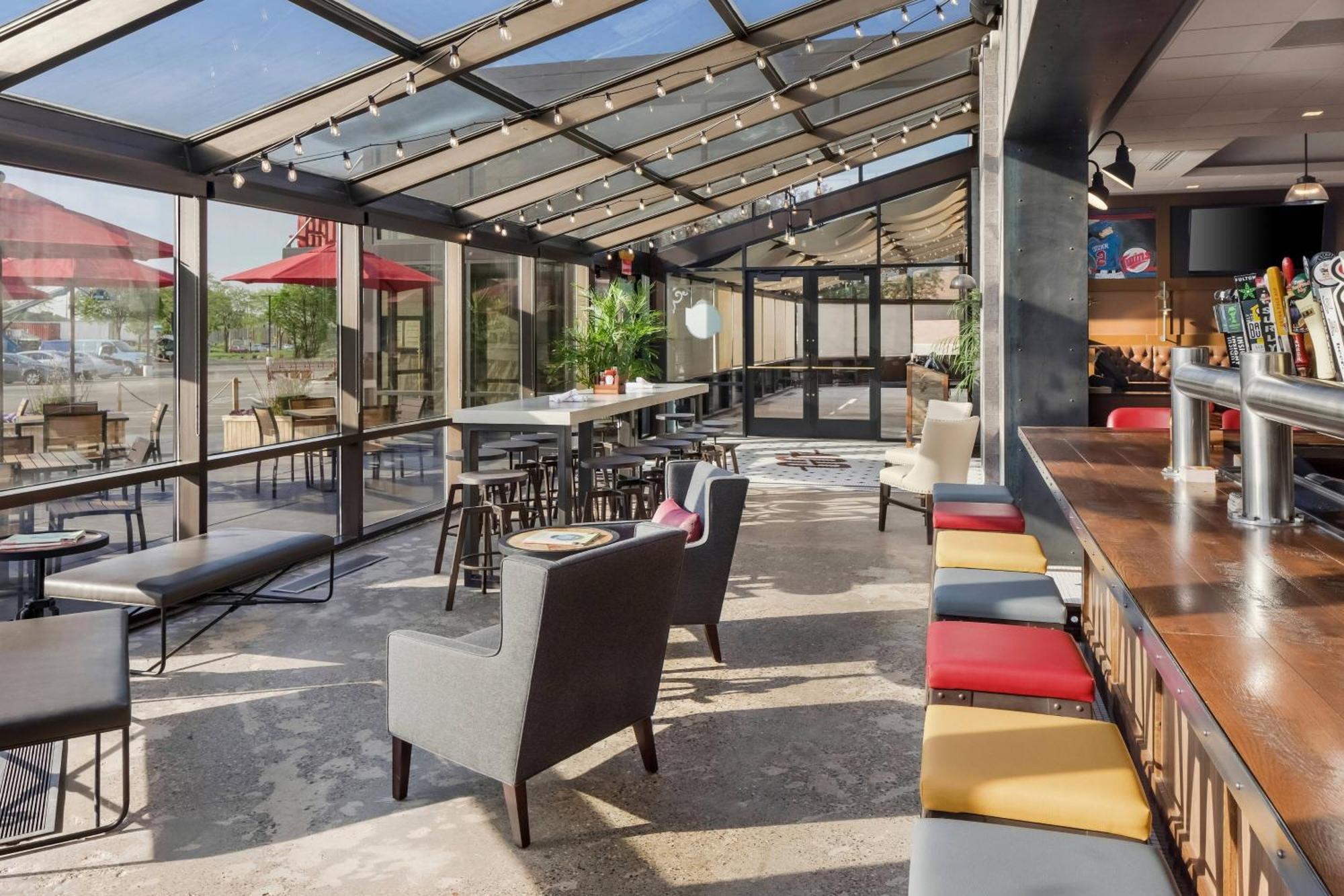 Delta Hotels By Marriott Minneapolis Northeast Ngoại thất bức ảnh