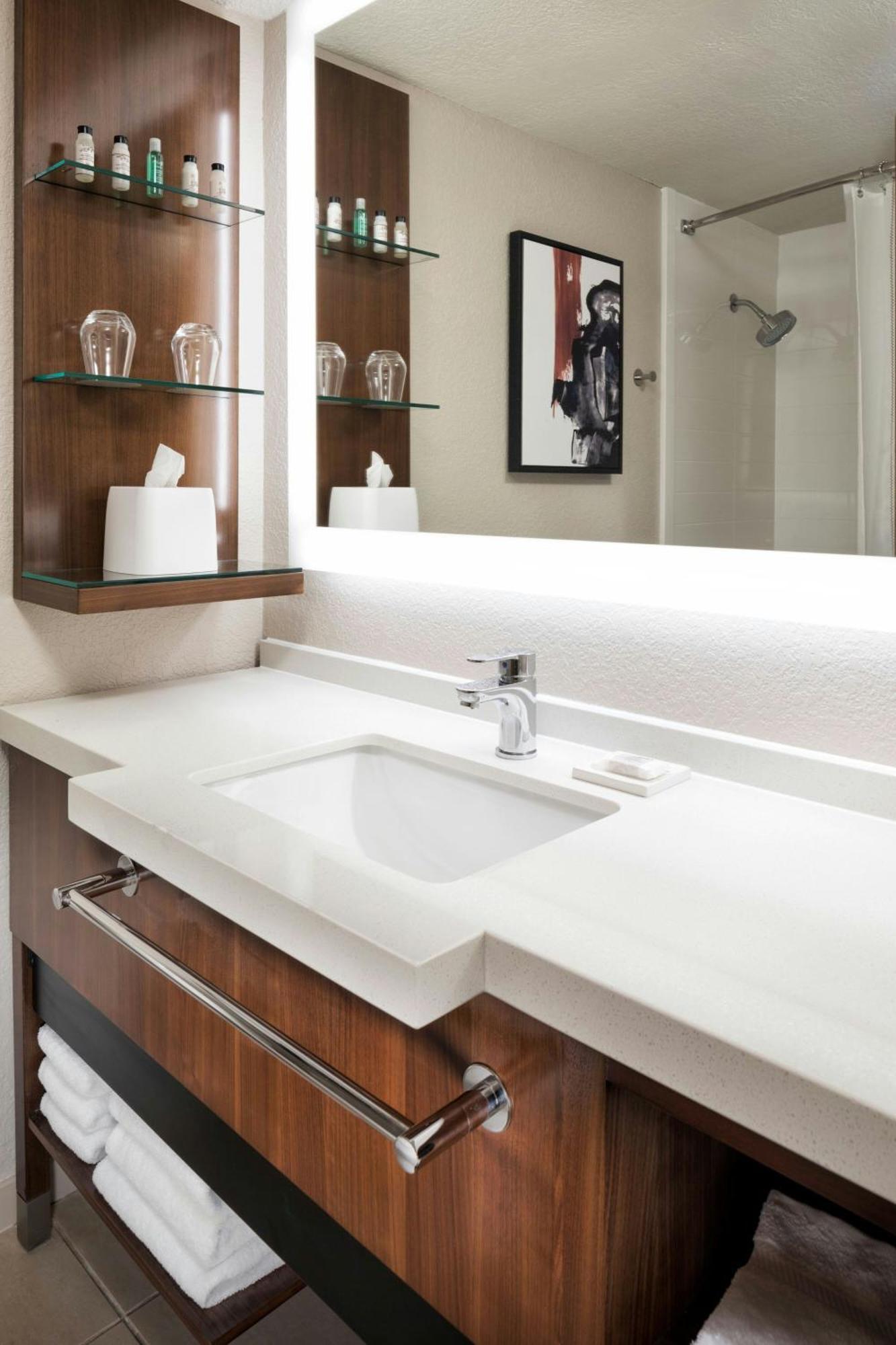 Delta Hotels By Marriott Minneapolis Northeast Ngoại thất bức ảnh